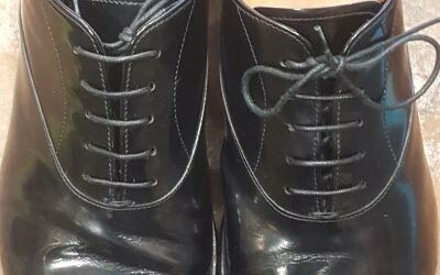 A vendre : paire de chaussures homme PRADA